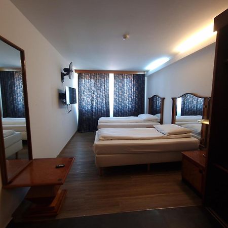 Sky Apart Hotel - Hotel Eurocap Jette ภายนอก รูปภาพ