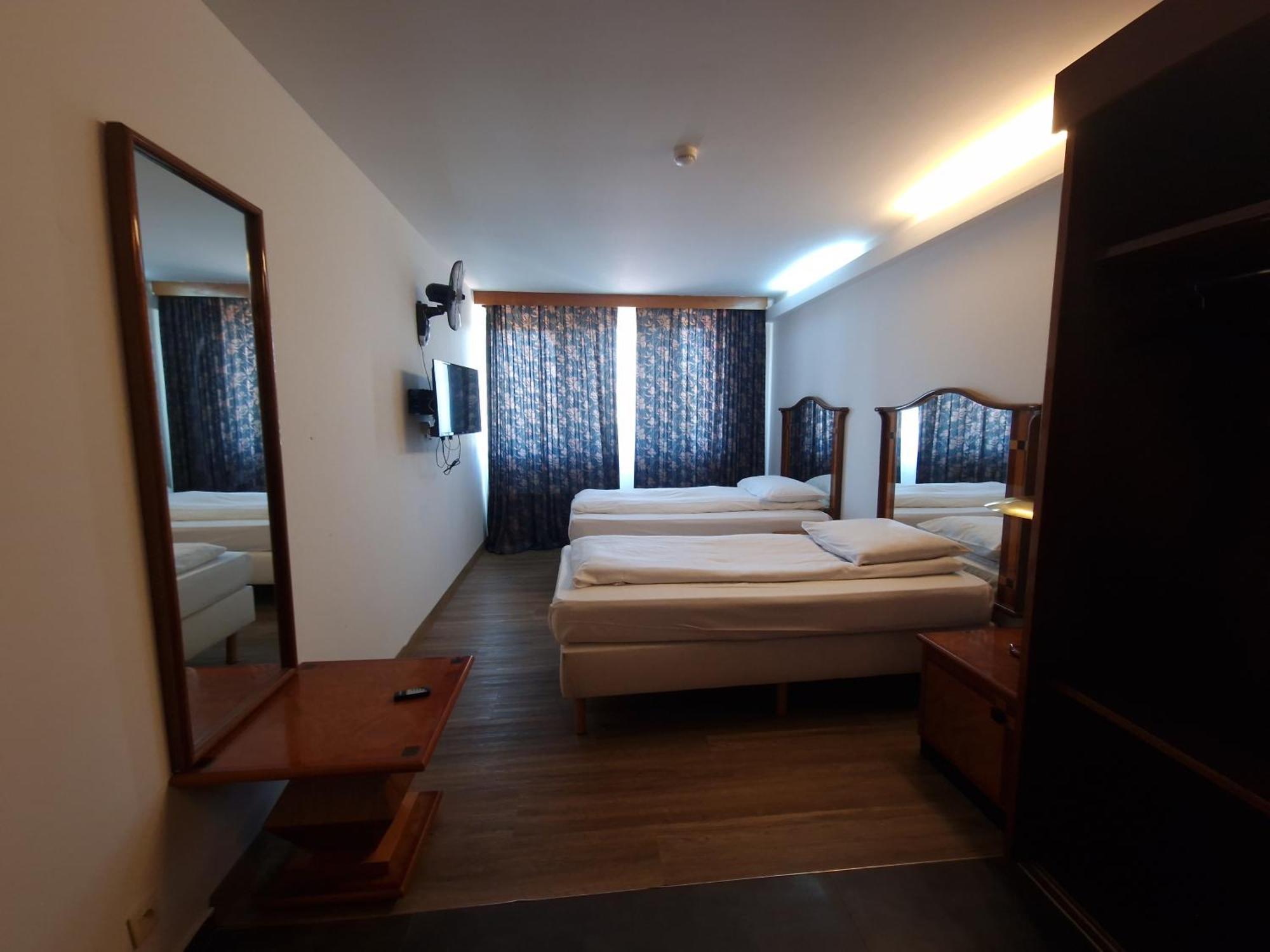 Sky Apart Hotel - Hotel Eurocap Jette ภายนอก รูปภาพ