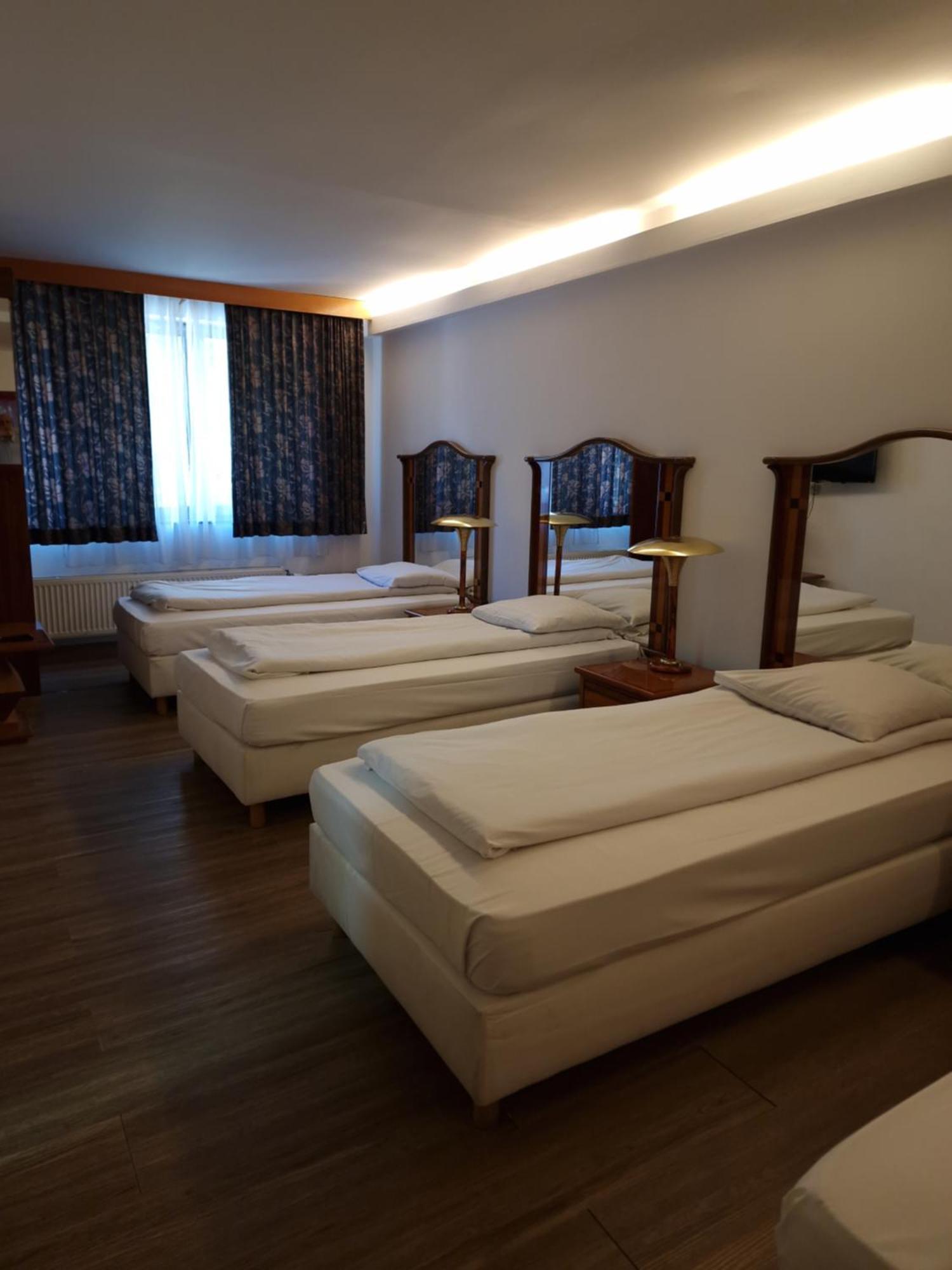 Sky Apart Hotel - Hotel Eurocap Jette ภายนอก รูปภาพ