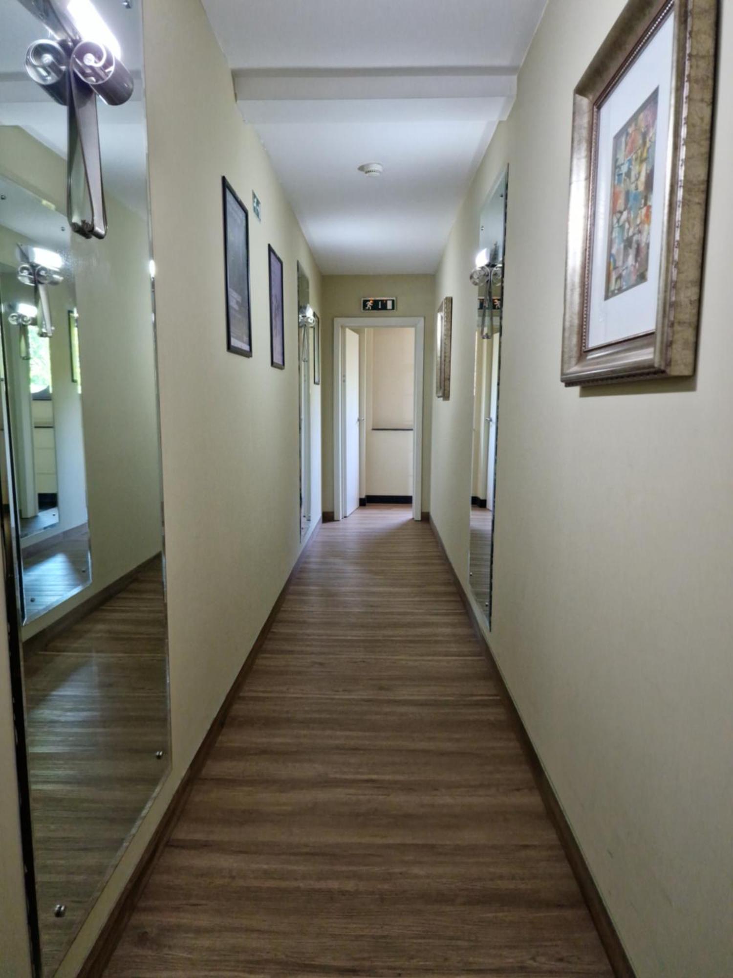 Sky Apart Hotel - Hotel Eurocap Jette ภายนอก รูปภาพ
