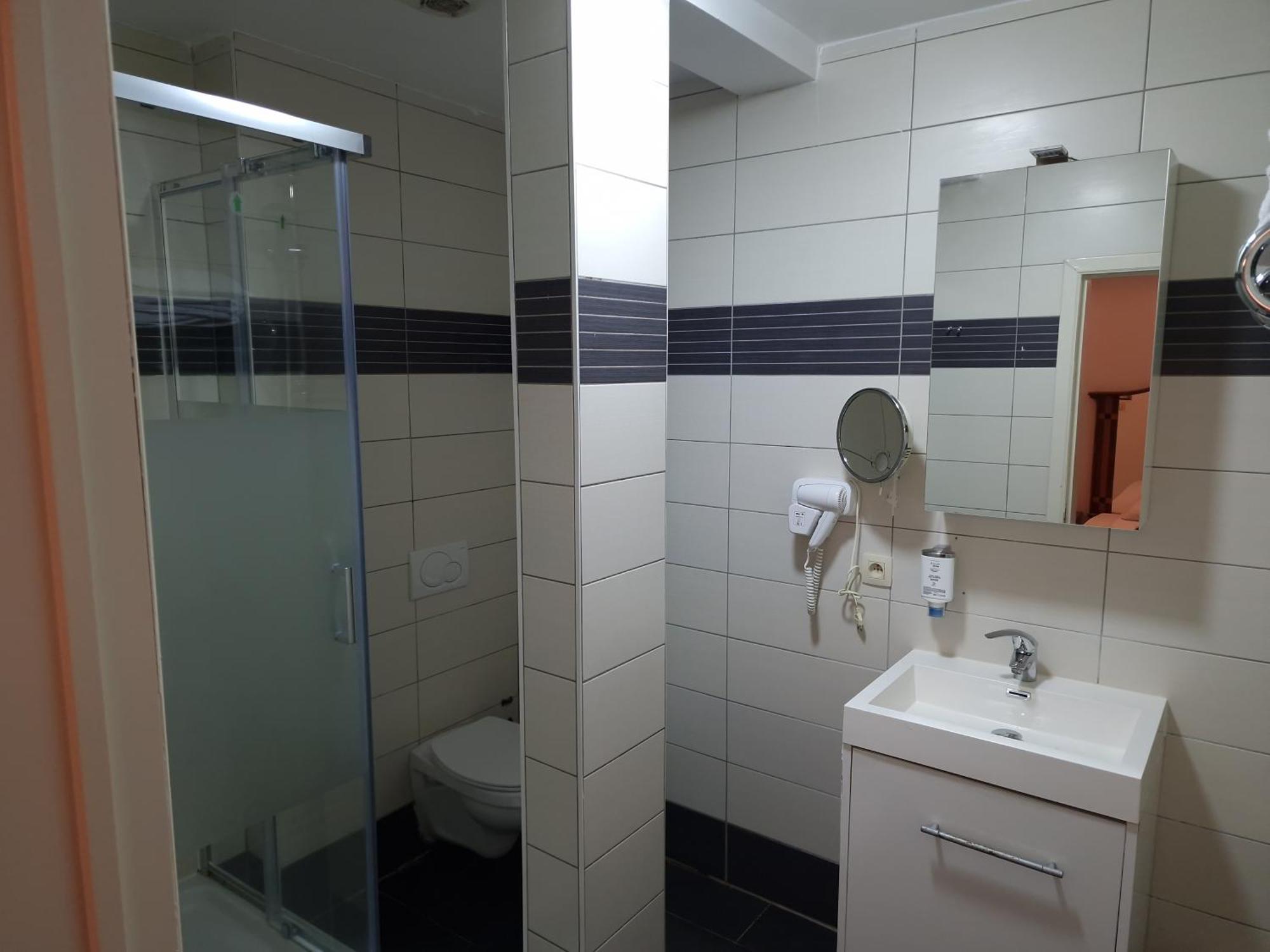 Sky Apart Hotel - Hotel Eurocap Jette ภายนอก รูปภาพ